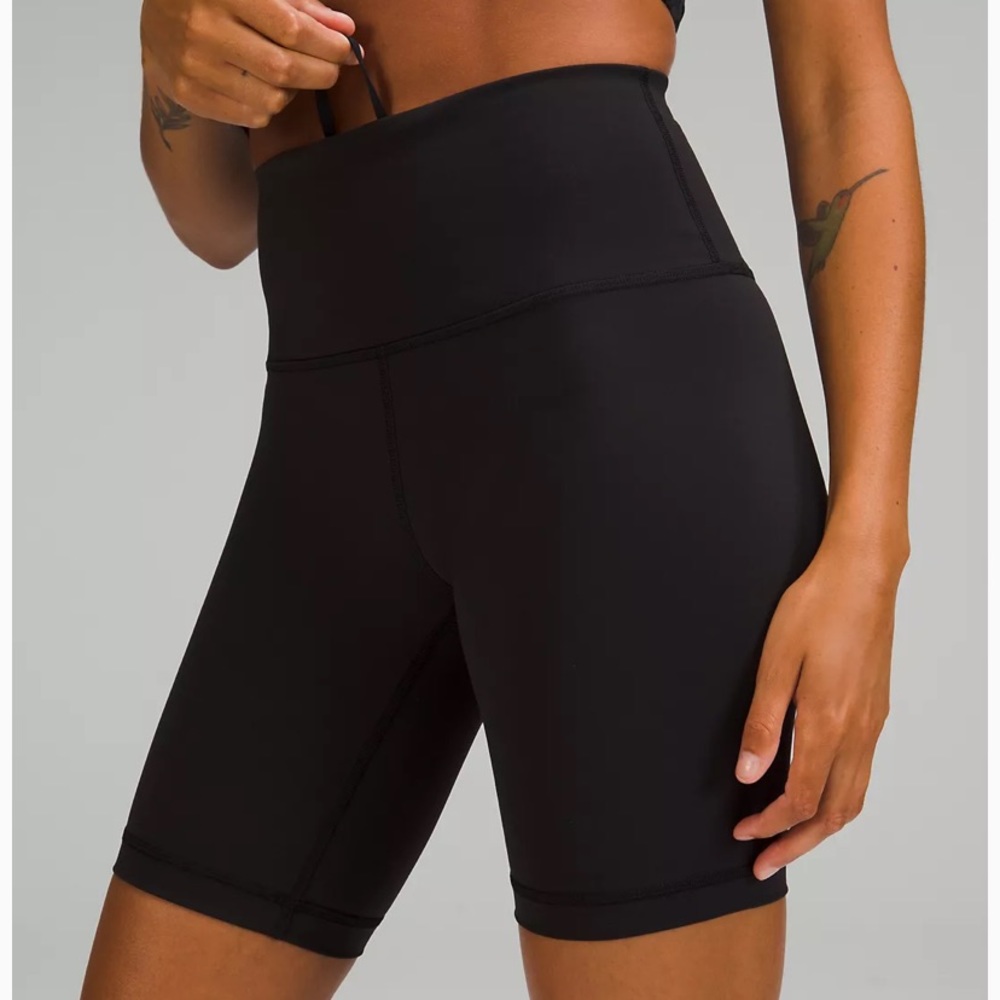 NWT Lululemon black Wunder Train 8” shorts size 4